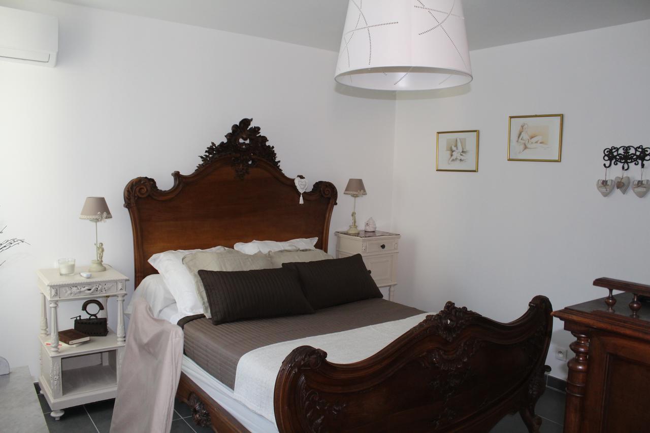 Auberge De Pachoquin Meounes-les-Montrieux Exterior foto